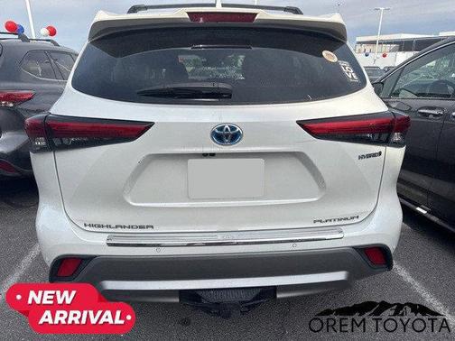 2021 Toyota Highlander Hybrid Platinum