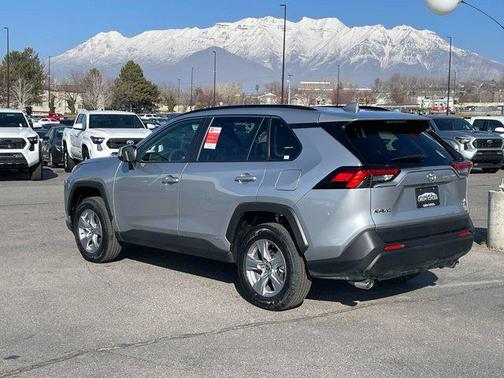 2025 Toyota RAV4 Hybrid XLE