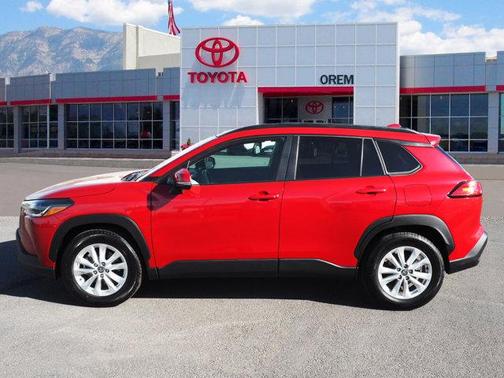 2024 Toyota Corolla Cross LE