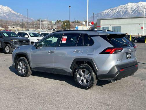 2025 Toyota RAV4 Hybrid XLE