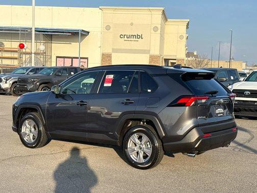 2025 Toyota RAV4 Hybrid XLE