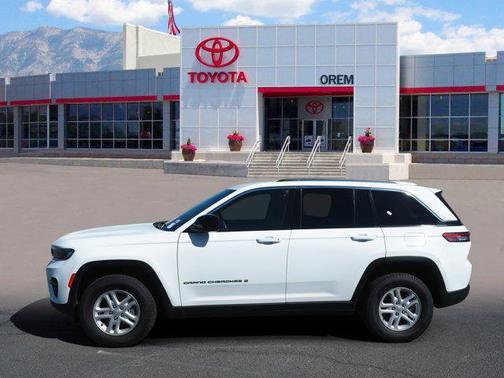 2023 Jeep Grand Cherokee Laredo