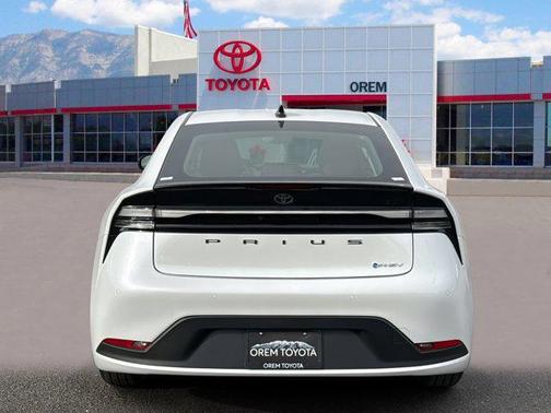 2026 Toyota Prius Plug-In Hybrid SE