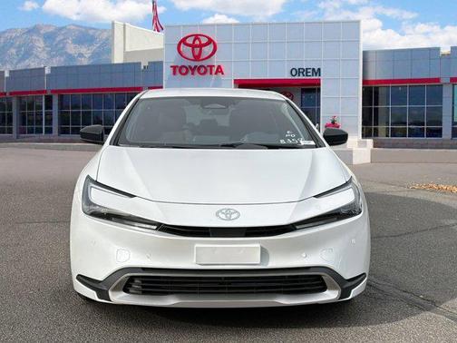 2026 Toyota Prius Plug-In Hybrid SE