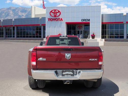 2018 RAM 3500 Big Horn Crew Cab 4x4 8' Box