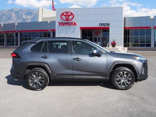 2022 Toyota RAV4 Hybrid XLE Premium