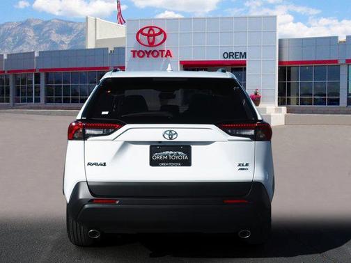 2025 Toyota RAV4 XLE