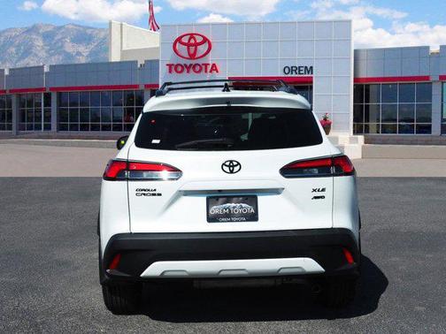 2025 Toyota Corolla Cross XLE