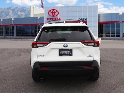 2022 Toyota RAV4 Hybrid LE