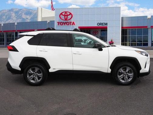 2022 Toyota RAV4 Hybrid LE
