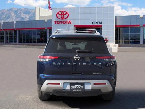 2023 Nissan Pathfinder SL 4WD