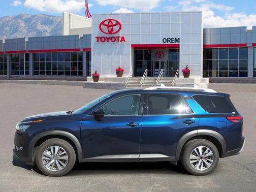 2023 Nissan Pathfinder SL 4WD