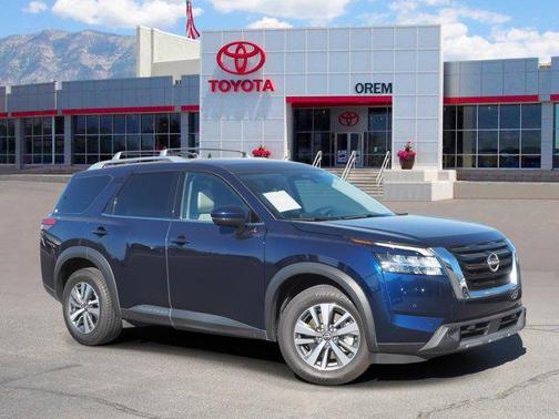 2023 Nissan Pathfinder SL 4WD