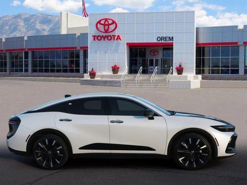 2024 Toyota Crown Platinum