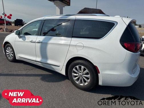 2018 Chrysler Pacifica Touring-L