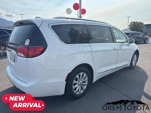 2018 Chrysler Pacifica Touring-L