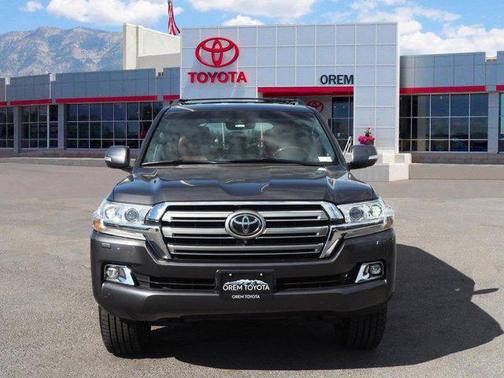 2017 Toyota Land Cruiser Base