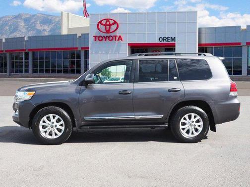 2017 Toyota Land Cruiser Base