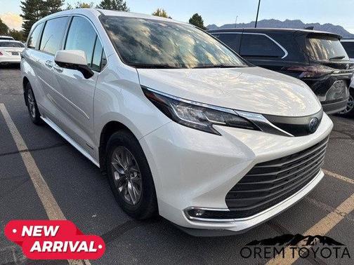 2021 Toyota Sienna XLE 7 Passenger