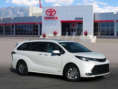 2021 Toyota Sienna XLE 7 Passenger