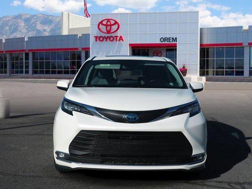 2021 Toyota Sienna XLE 7 Passenger