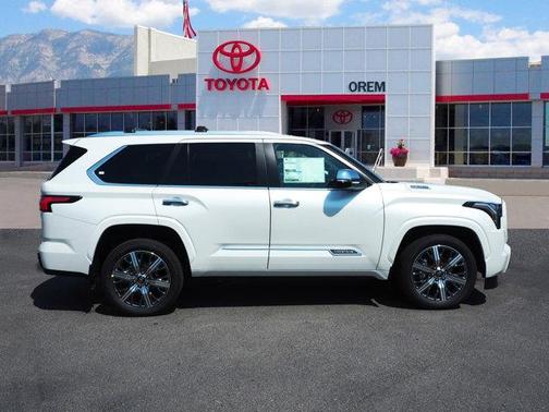 2025 Toyota Sequoia Base