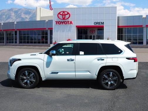 2025 Toyota Sequoia Base