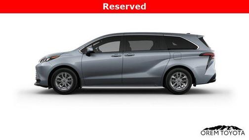 2025 Toyota Sienna LE