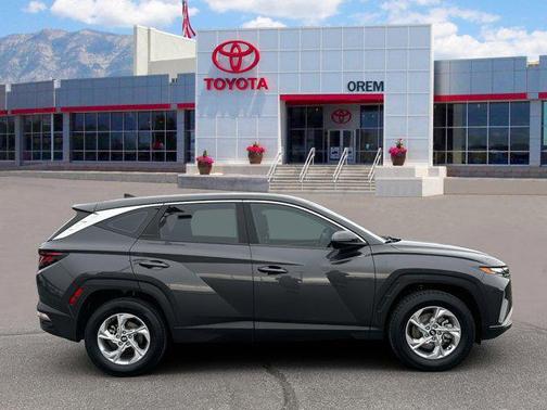 2022 Hyundai TUCSON SE