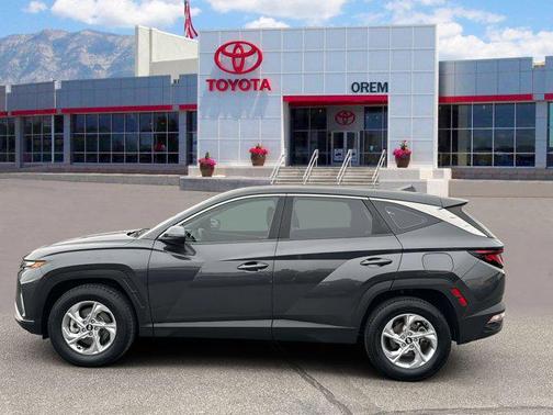 2022 Hyundai TUCSON SE