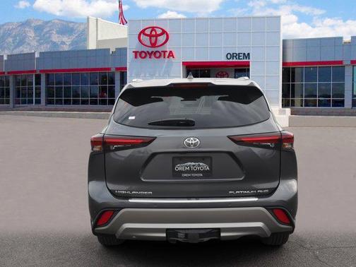2025 Toyota Highlander Platinum