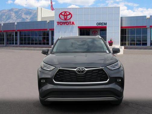 2025 Toyota Highlander Platinum