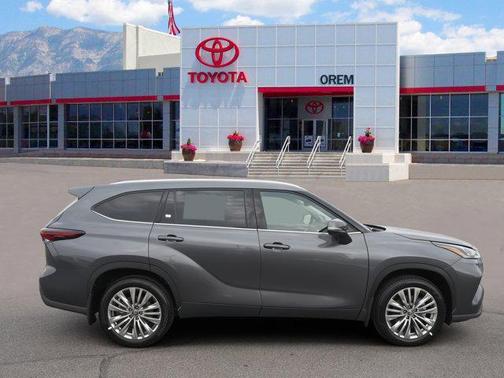 2025 Toyota Highlander Platinum