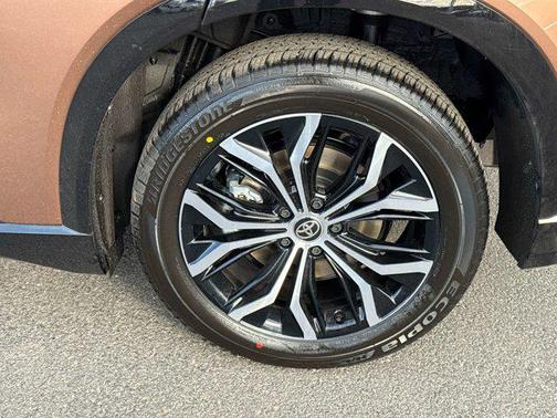 2026 Toyota Crown Signia XLE