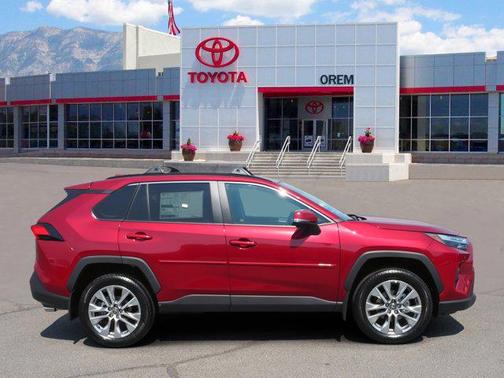 2025 Toyota RAV4 XLE Premium