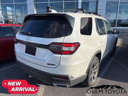 2023 Honda Pilot AWD Sport