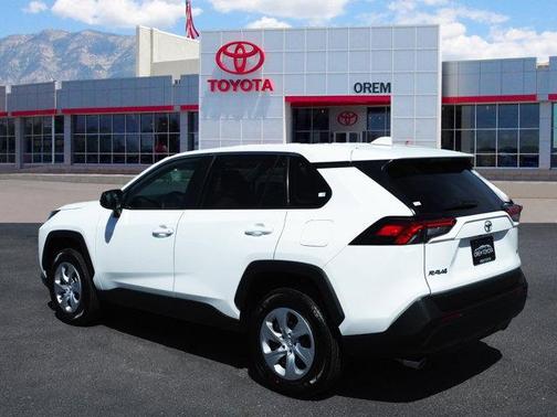 2025 Toyota RAV4 LE