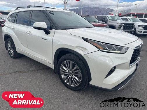 2020 Toyota Highlander Hybrid Platinum