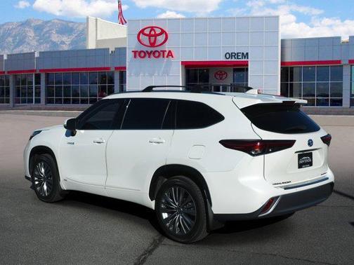 2020 Toyota Highlander Hybrid Platinum