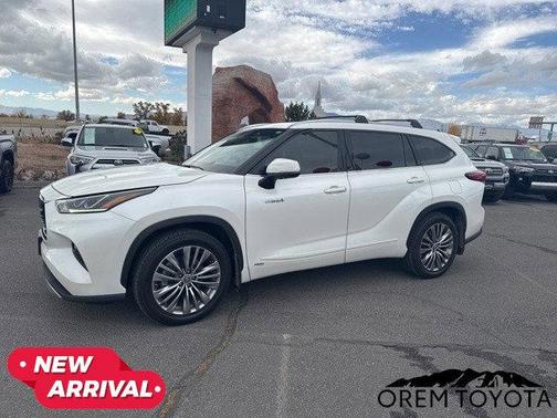 2020 Toyota Highlander Hybrid Platinum