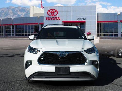 2020 Toyota Highlander Hybrid Platinum