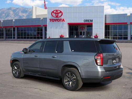 2022 Chevrolet Suburban 4WD Z71