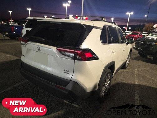 2022 Toyota RAV4 XLE Premium