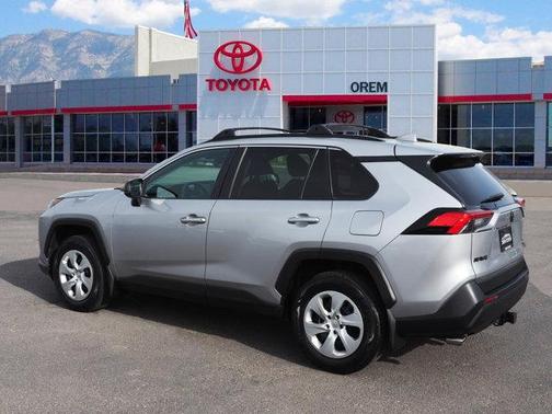 2020 Toyota RAV4 LE