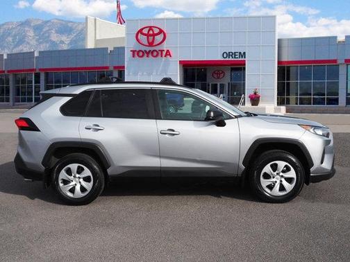 2020 Toyota RAV4 LE