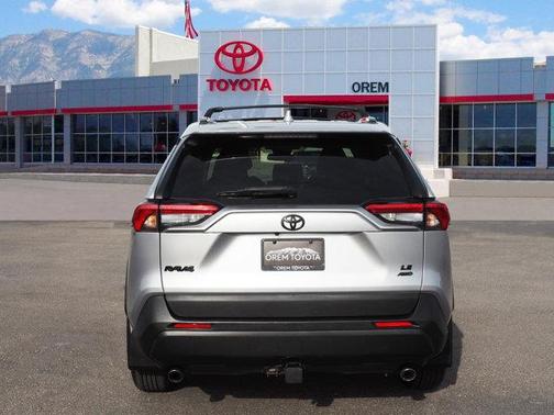 2020 Toyota RAV4 LE