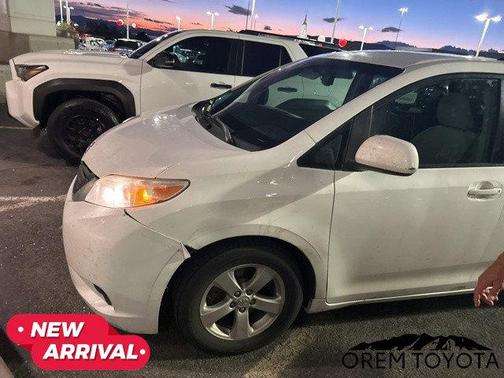 2011 Toyota Sienna LE