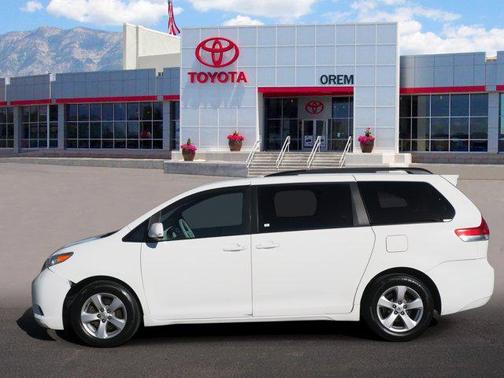 2011 Toyota Sienna LE