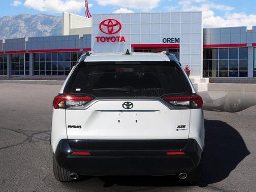 2025 Toyota RAV4 Hybrid SE