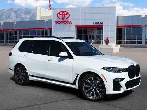 2021 BMW X7 M50i